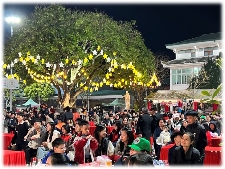 Giáo xứ Chính toà Lạng Sơn: vui Hội chợ Ẩm thực Mừng Chúa Giáng Sinh 2025 – Chào Đón Năm Mới 2026