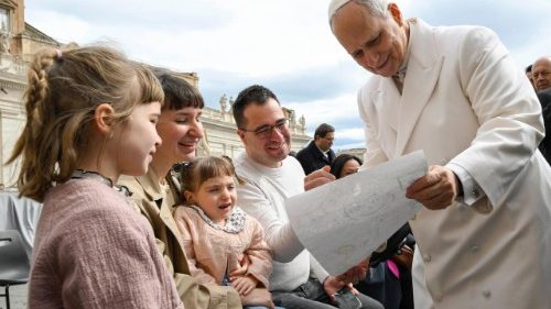 Tiếp kiến chung hằng tuần 1/4/2026 - ĐTC Lêô XIV: Giáo dân là những viên đá sống động trong Giáo hội và chứng tá cho thế giới