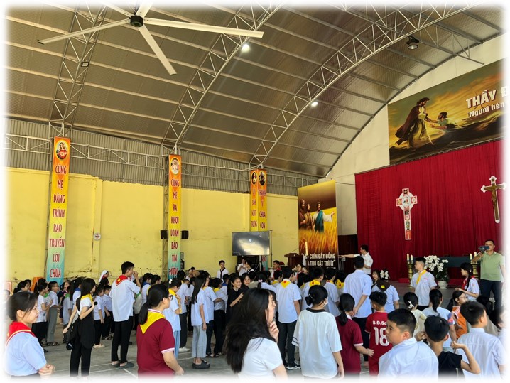 Giáo xứ Mỹ Sơn: Mừng lễ Thăng Thiên và vui ngày Quốc tế thiếu nhi