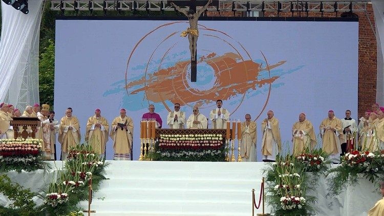 Phong chân phước cho 15 nữ tu Ba Lan bị quân Liên Xô sát hại