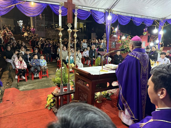 Giáo xứ Chính toà: Thánh lễ Cầu nguyện cho các linh hồn tại Vườn Thánh