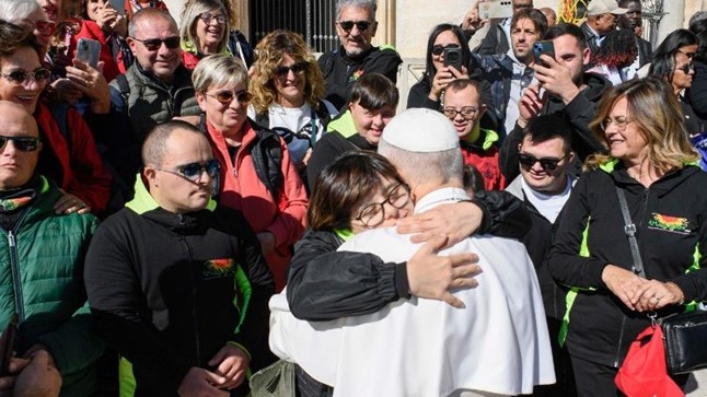 Tiếp kiến Năm Thánh 4/10/2025 - Chúng ta phải chọn: phục vụ Thiên Chúa hay tiền bạc