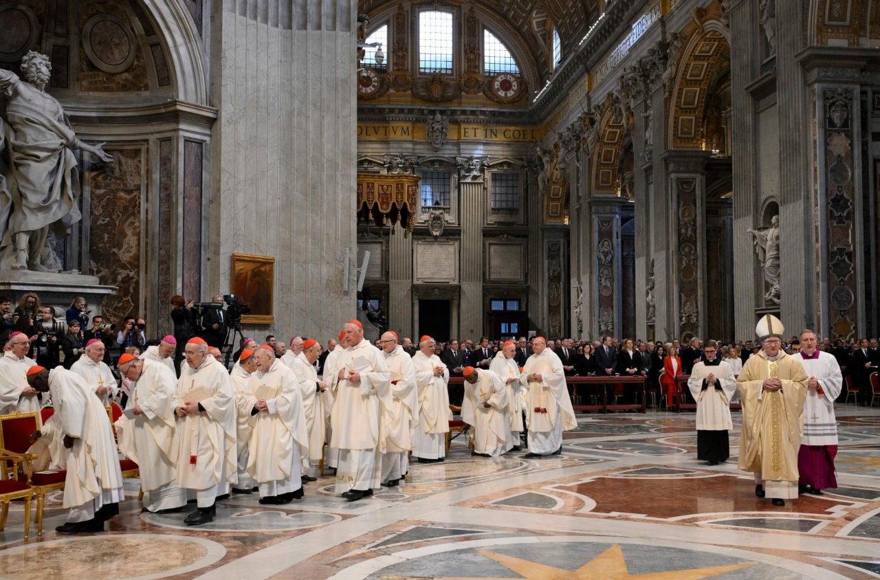 Đức Hồng y Parolin chủ sự Thánh lễ kỷ niệm 20 năm ngày Thánh Gioan Phaolô II về Nhà Cha