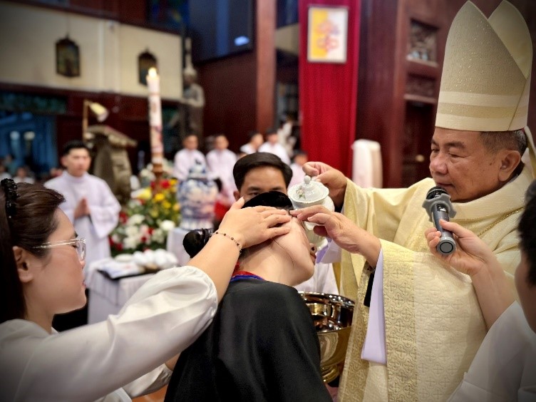 Đêm Canh Thức Vượt Qua tại Nhà thờ Chính toà Lạng Sơn