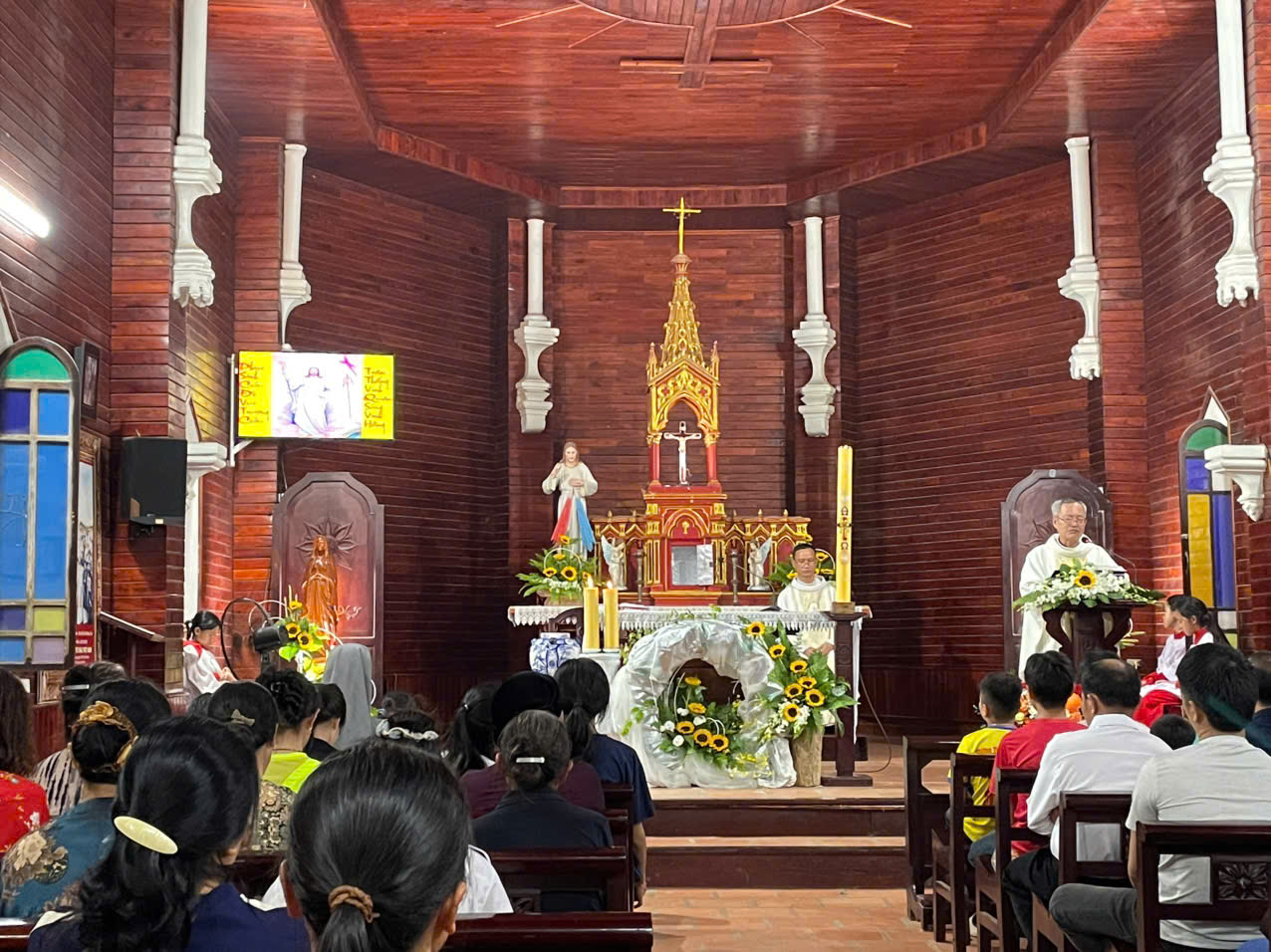 Thiếu nhi Giáo xứ Bản Lìm Mừng Chúa Phục Sinh