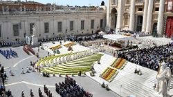 Đức Thánh Cha Lêô: Chúa Phục Sinh mời gọi chúng ta ngước nhìn lên cao và mở rộng trái tim