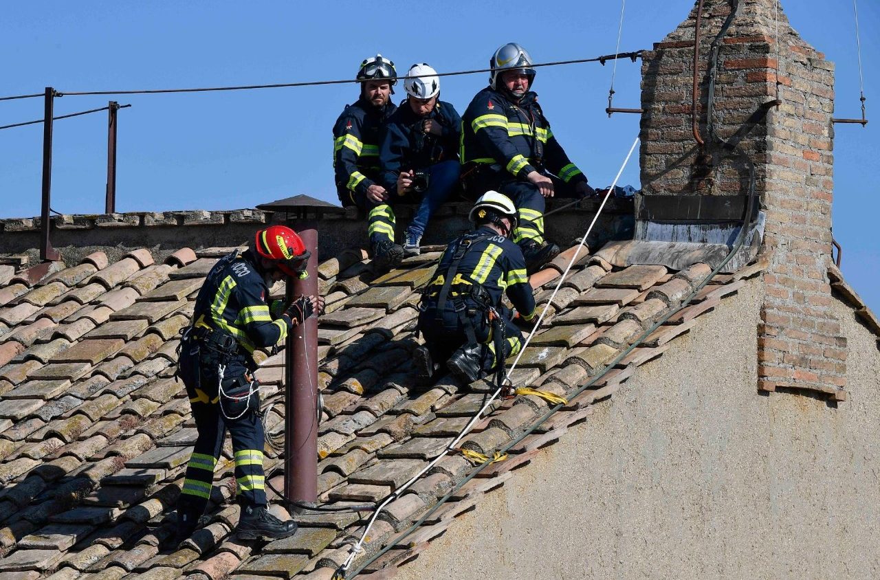 Khi nào sẽ có khói “đen” hay khói “trắng”, đã bầu được hay chưa được Giáo hoàng mới