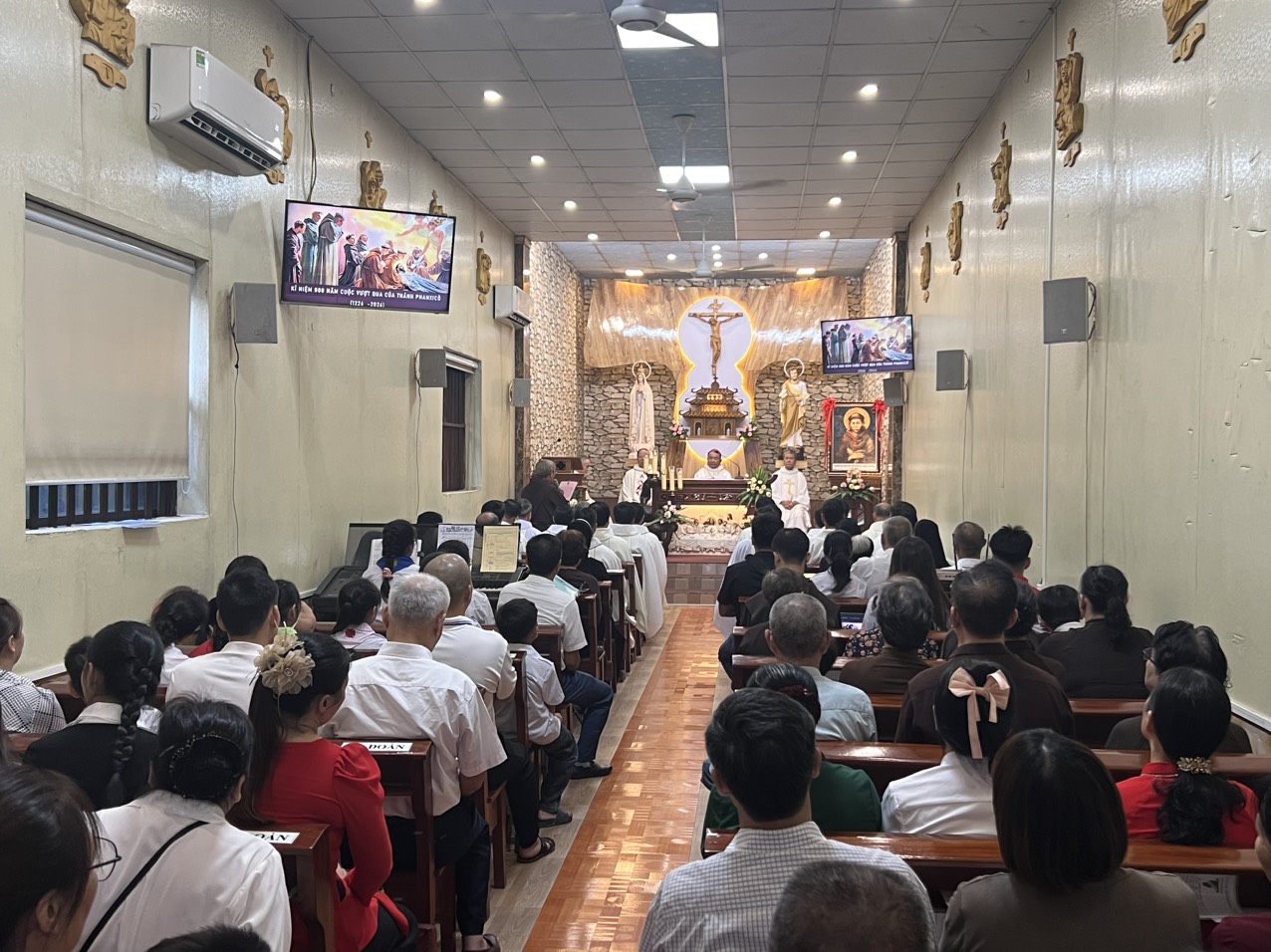 Giáo xứ Vũ Lễ: khai mạc Năm Thánh Thánh Phanxicô Assisi và hưởng ơn toàn xá