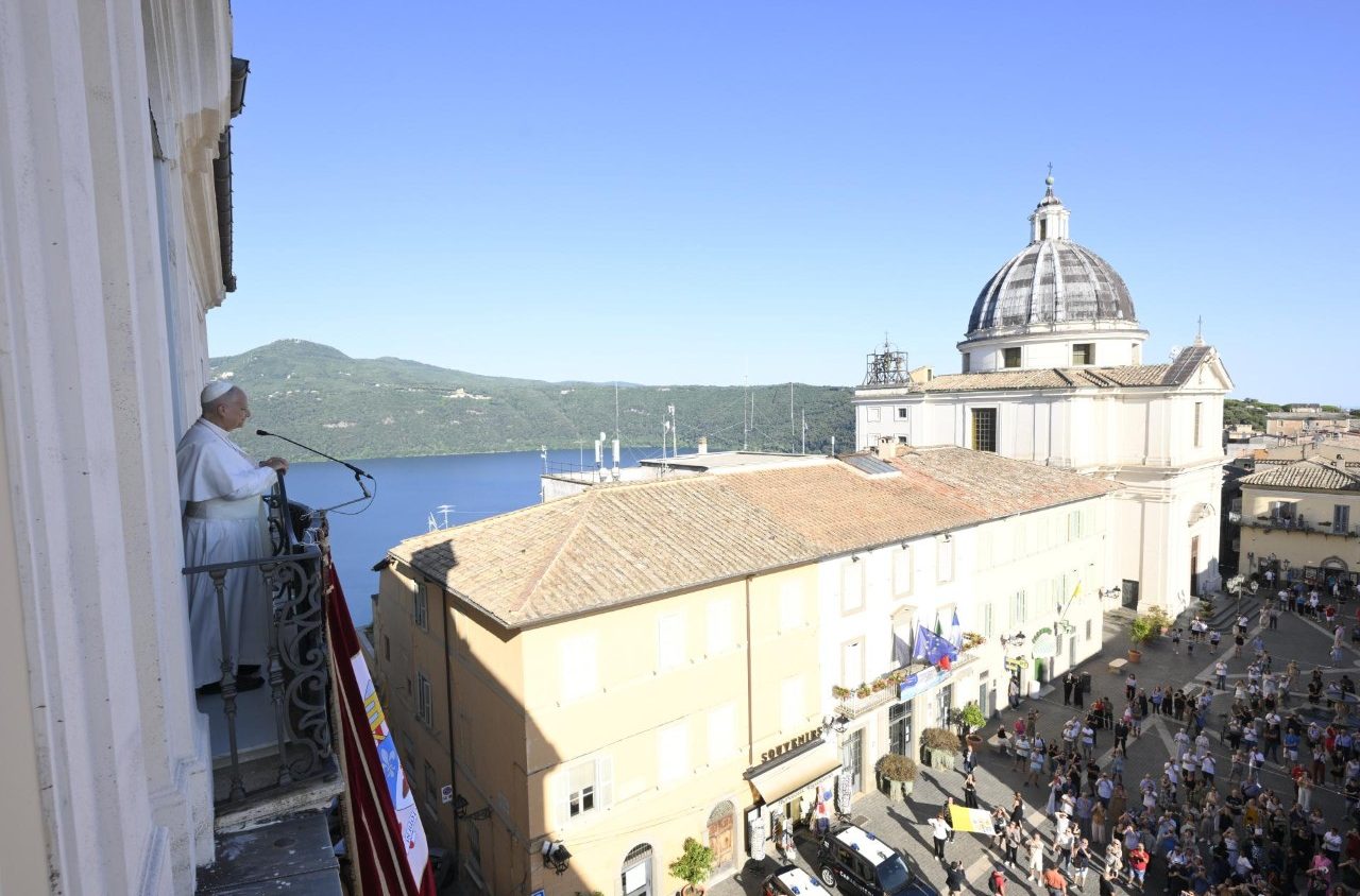 Đức Thánh Cha bắt đầu thời gian nghỉ hè tại Castel Gandolfo