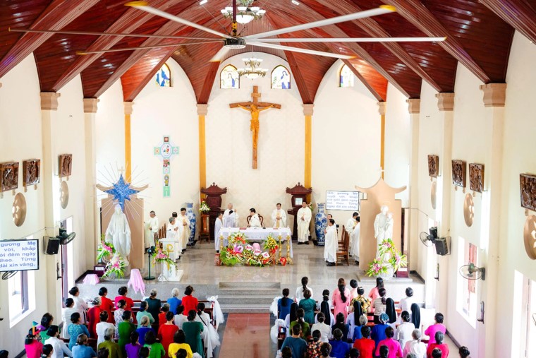 Giáo xứ Đồng Đăng vui mừng với Hồng ân 3 trong 1: mừng sinh nhật Đức Maria; họp bạn Legio Mariae Giáo hạt Lạng Sơn và 10 năm Hồng ân Linh mục cha Antôn Đỗ Văn Tiên