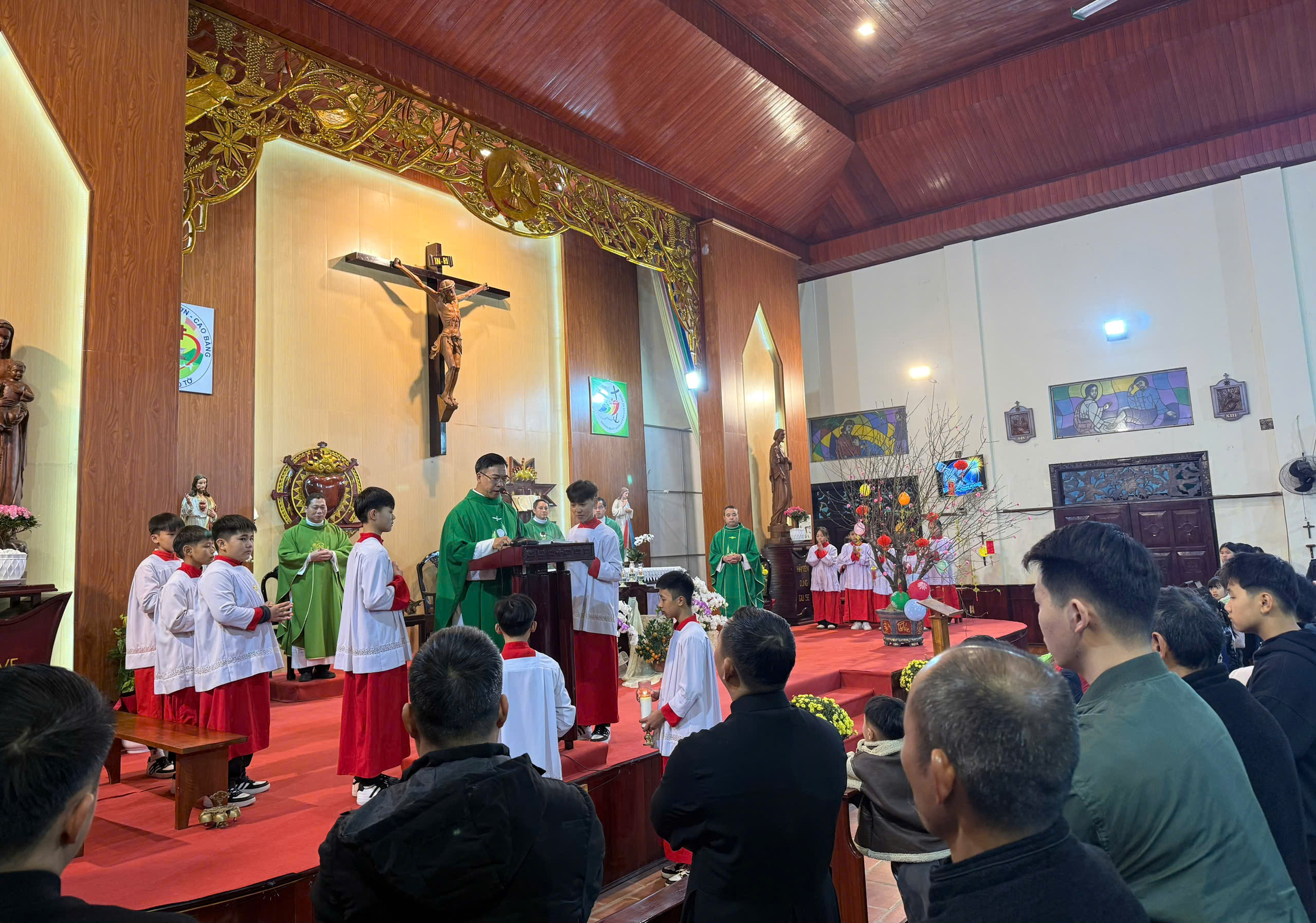 Đức cha Giuse thăm mục vụ Giáo xứ Bó Tờ: “Mọi sự ta có đều bởi ơn Chúa”