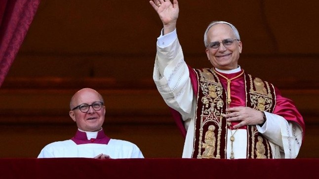 Từ khói trắng đến “Habemus Papam”