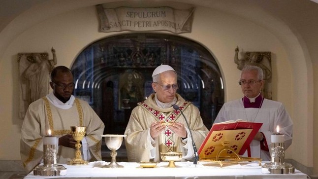 Đức Thánh Cha Lêô XIV cử hành Thánh lễ và cầu nguyện tại mộ Thánh Phêrô