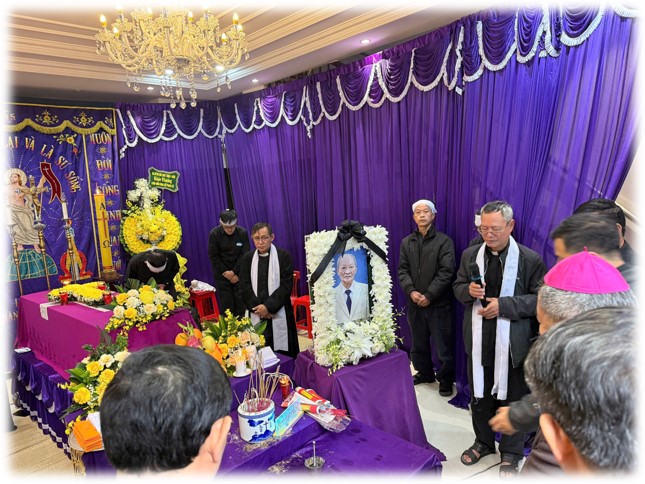 Toà Giám mục Lạng Sơn kính viếng và cầu nguyện cho Ông Cố Phaolô