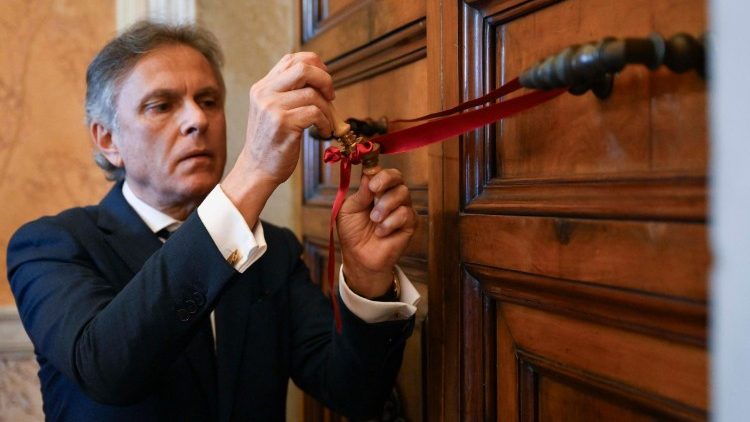 ĐTC Lêô XIV mở cửa lại căn hộ của Giáo hoàng tại Dinh Tông tòa