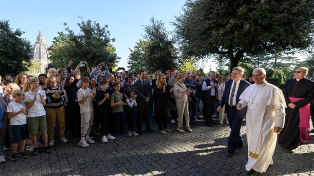 Đức Thánh Cha gặp gỡ các nhân viên và gia đình thuộc Bộ Truyền Thông