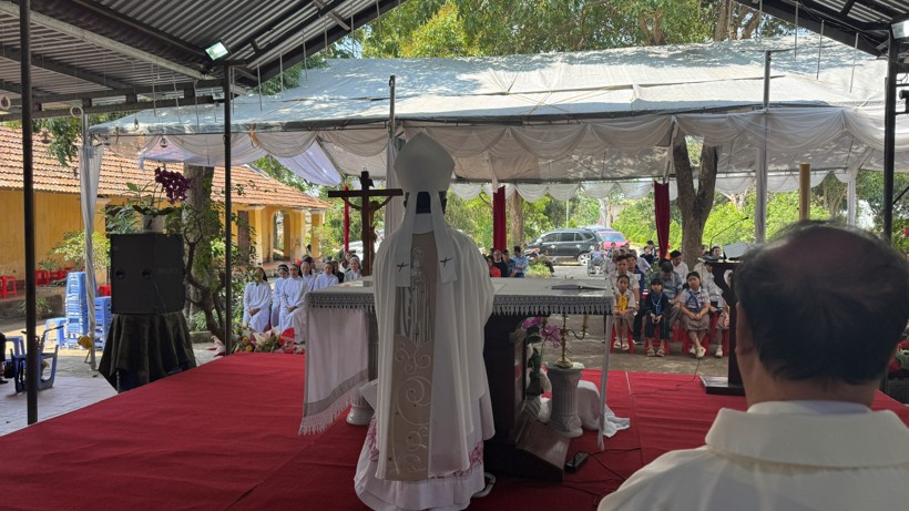 Giáo xứ Bản Lìm: Mừng lễ Đức Mẹ Fatima, quan thầy giáo xứ