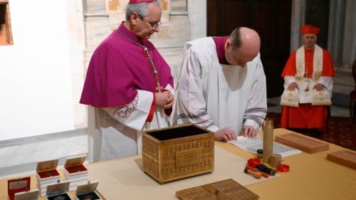 Niêm phong Cửa Thánh tại Vương cung thánh đường Đức Bà Cả (Santa Maria Maggiore)