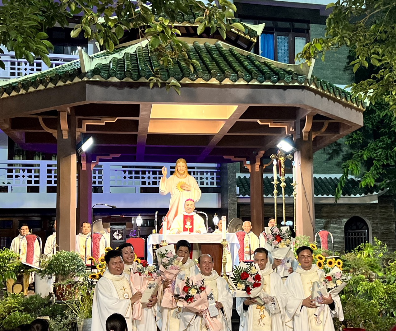 Gp. Lạng Sơn - Cao Bằng: Hiệp hội Thừa sai Đức Maria Mẫu Sơn dâng Thánh lễ tạ ơn và mừng các tân linh mục tại Tòa Giám mục