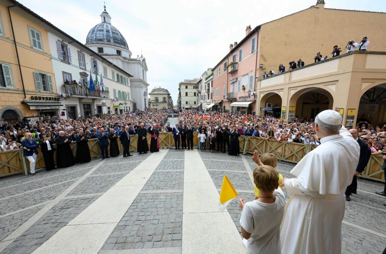 Kinh Truyền Tin (15/8) Lễ Đức Mẹ hồn xác lên trời: Hy vọng cho chúng ta