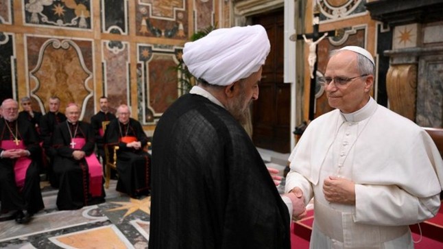 Đức Thánh Cha Lêô XIV tiếp Ngoại giao đoàn cạnh Tòa Thánh