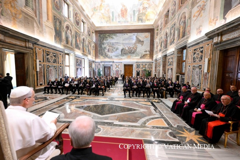 Diễn văn của Đức Lêô XIV cho các thành viên của Ngoại giao đoàn cạnh Tòa thánh: Bỏ lại xung đột đằng sau và chọn theo một con đường mới