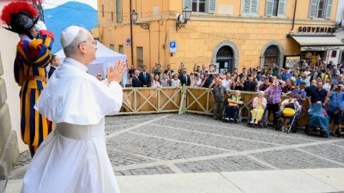 Kinh Truyền Tin (17/8): Bước chân theo Chúa không phải là “trải đầy hoa hồng”