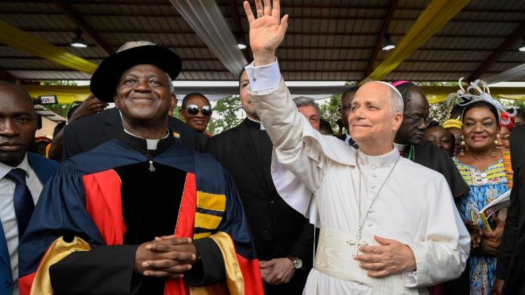 [Tông du Camerun] Đức Thánh Cha Lêô XIV gặp gỡ Giới đại học tại Trường Đại học Công giáo Trung Phi