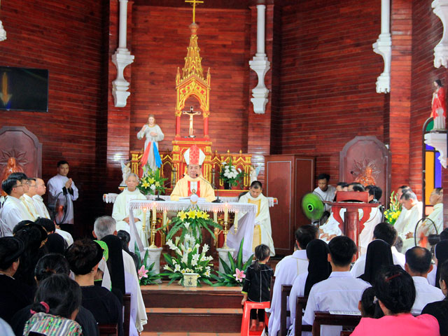 Giáo xứ Bản Lìm mừng lễ Quan Thầy