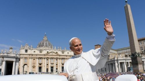 Tiếp kiến chung 18/6/2025 - ĐTC Lêô XIV: Chúa Giêsu đến chữa lành chúng ta khỏi sự bại liệt thể xác và tinh thần