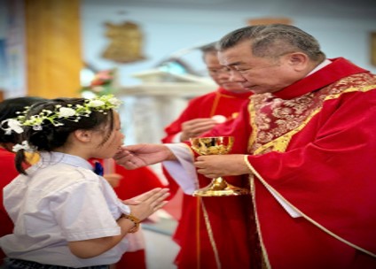 Giáo xứ Thánh Tâm (Hà Giang): Thánh lễ ban Bí tích Thêm Sức và Rước Lễ Lần Đầu