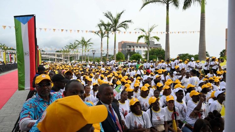 [Tông du Guinea Xích Đạo] Gặp gỡ giới Văn hóa tại Đại học