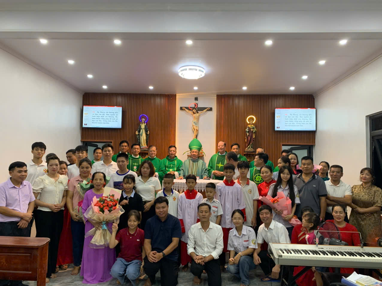 Giáo điểm Bắc Mê (Gx.Thánh Tâm – Hà Giang): Làm phép và thánh hoá Nhà nguyện mới