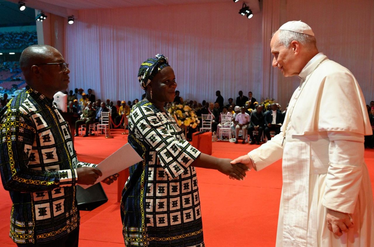 [Tông du Guinea Xích Đạo] Đức Thánh Cha gặp gỡ Giới trẻ và các Gia đình tại Sân vận động Bata