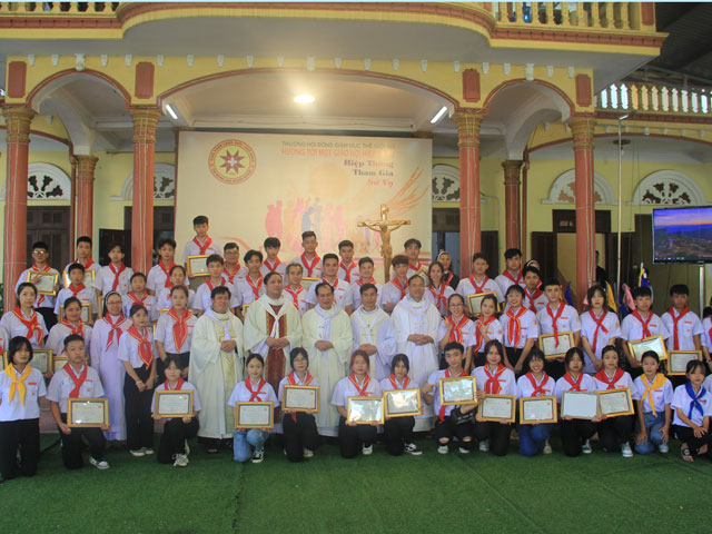 Bế Mạc Khóa Huấn Luyện Huynh, Dư Trưởng Tại Hạt Cao Bằng