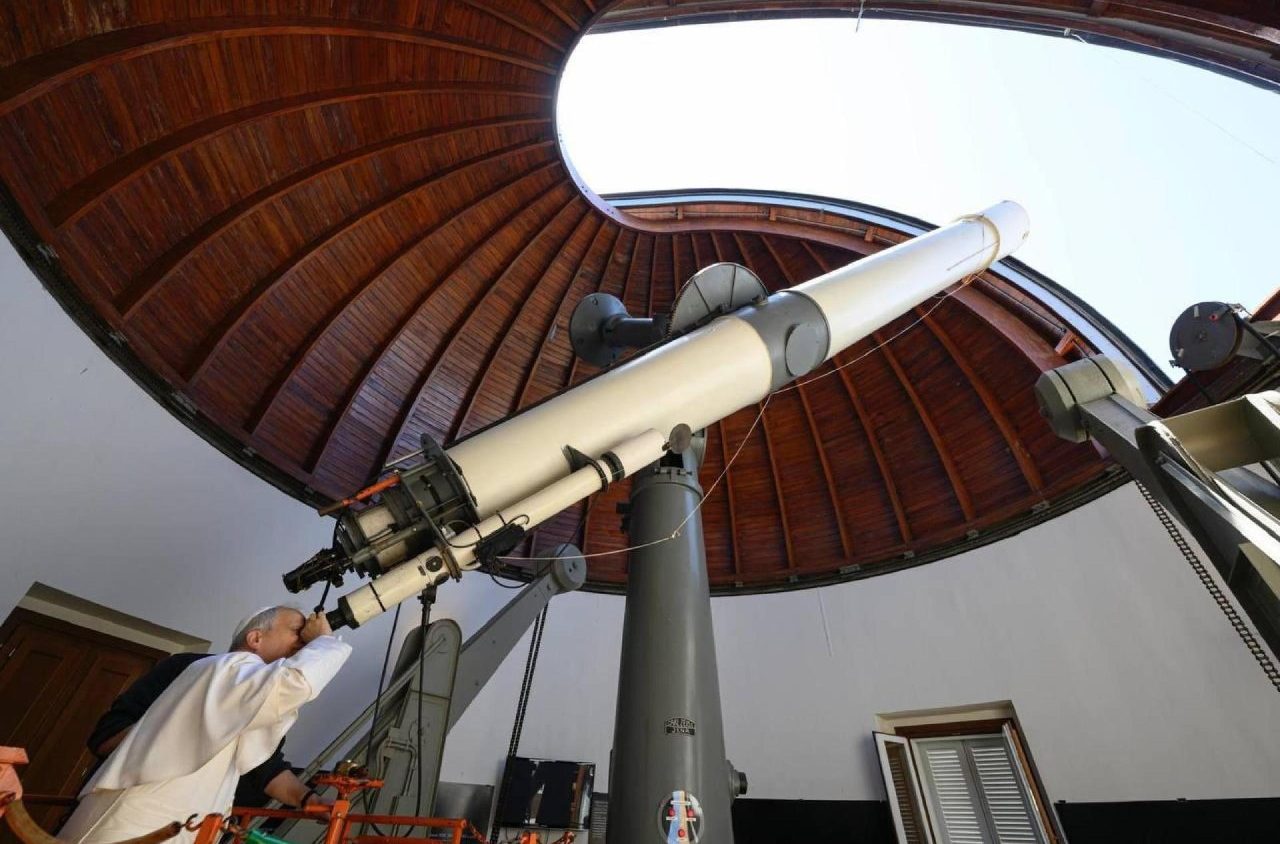 Đức Thánh Cha Lêô thăm Đài thiên văn Vatican nhân 56 năm ngày con người đặt chân lên Mặt trăng