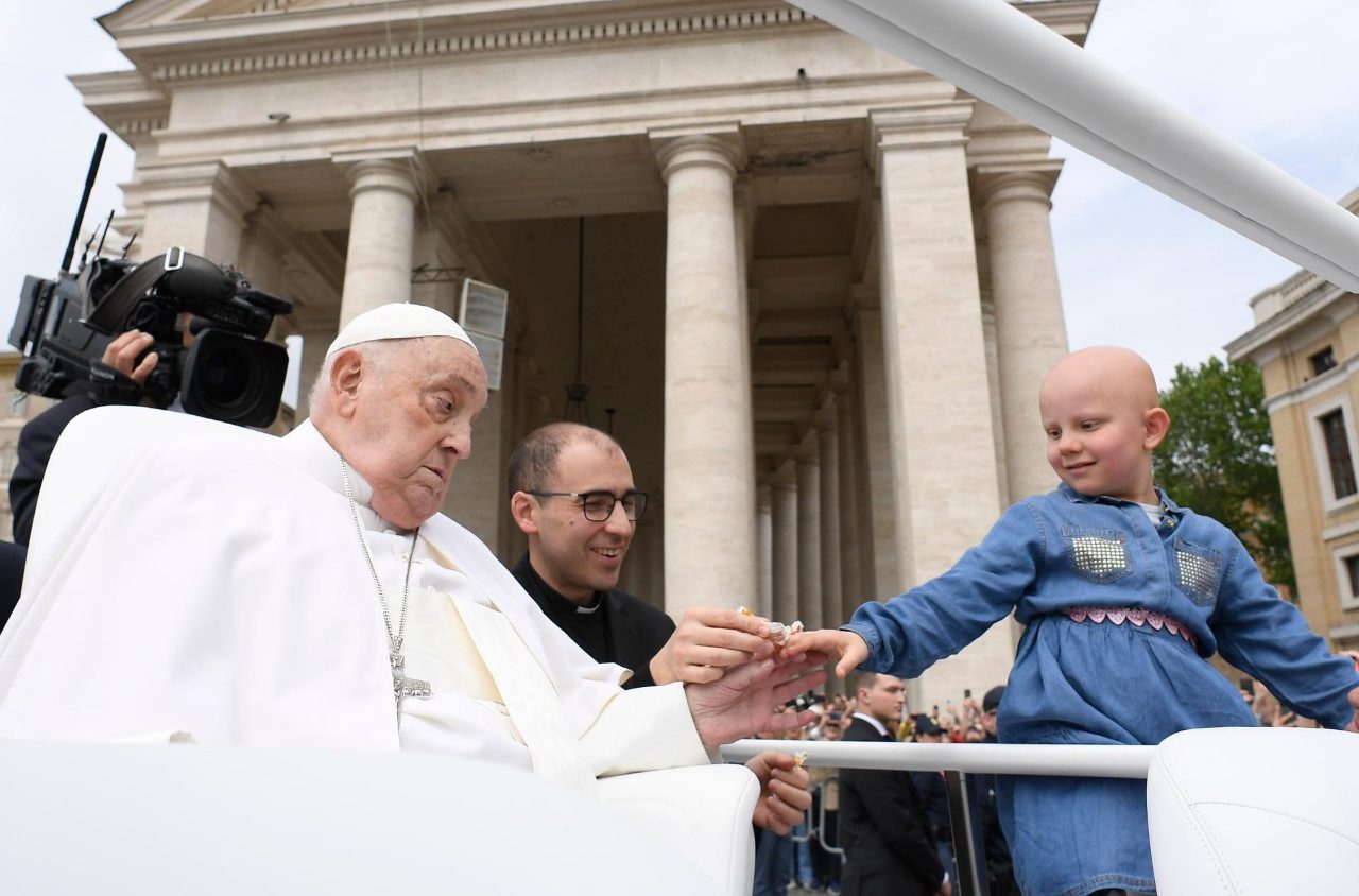 Những giờ sau cùng của ĐTC Phanxicô: Thanh thản và “cám ơn” vì đã được trở lại Quảng trường