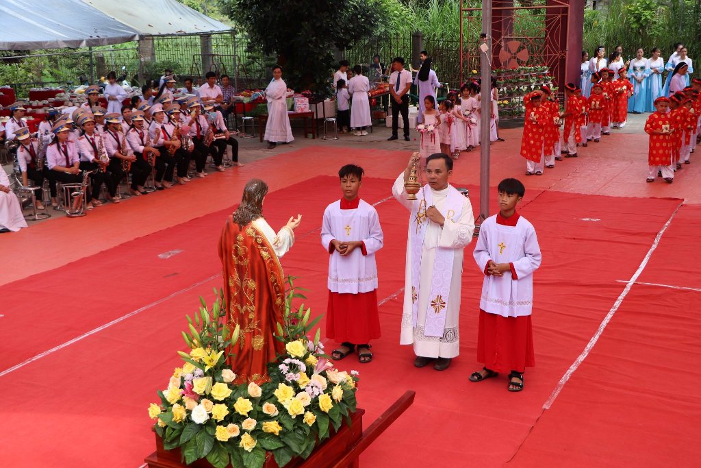 Giáo xứ Bó Tờ Mừng Lễ Quan Thầy