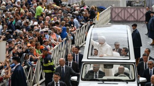 Tiếp kiến chung 24/9: Con Thiên Chúa đã đi sâu vào chốn tối tăm nhất để tìm người cuối cùng