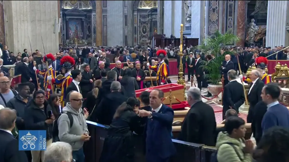 Phái đoàn Hội đồng Giám mục Việt Nam kính viếng Đức Thánh Cha Phanxicô