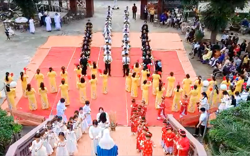 Khai mạc tháng hoa kính Mẹ Maria tại Giáo xứ Bó Tờ