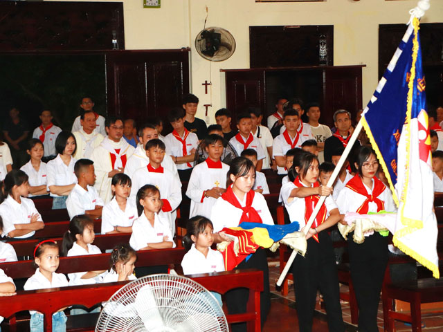 Thánh Lễ Ra Mắt Xứ Đoàn Hoa Lê – Giáo Xứ Bó Tờ