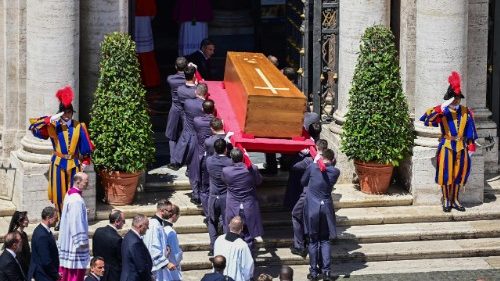 Nghi thức Phó dâng và Từ biệt và an táng Đức Thánh Cha Phanxicô