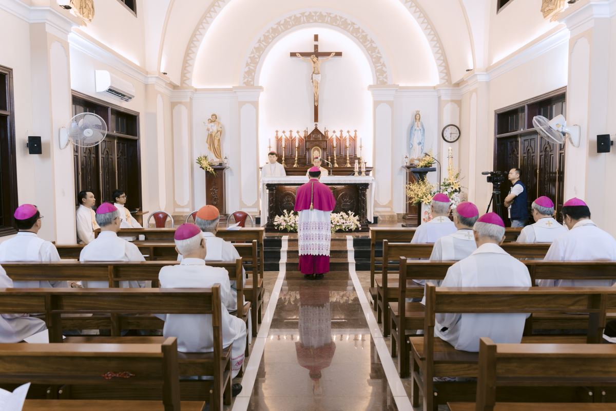 Nghi thức Tuyên xưng đức tin của Đức Giám mục Phụ tá Tân cử Phaolô Nguyễn Quang Đĩnh