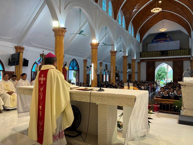 Gp.Lạng Sơn-Cao Bằng: hành Hương Năm Thánh và mừng Lễ Thánh Tâm Chúa Giêsu tại Giáo xứ Thánh Tâm (Hà Giang)