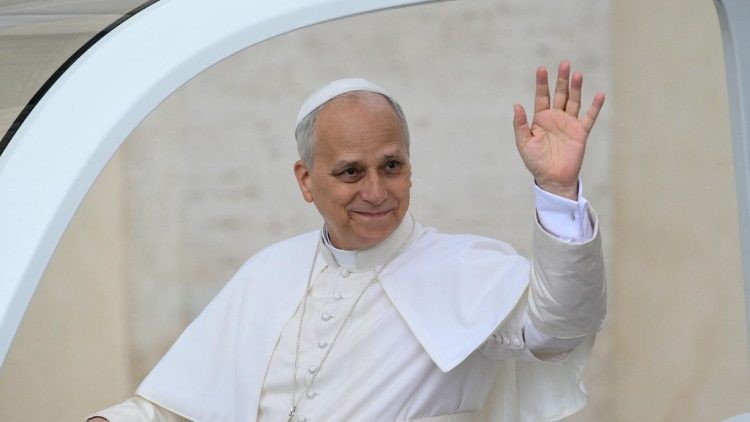 ĐTC Lêô XIV trả lời thư của một sinh viên: Chúng ta đừng mất hy vọng trong những thời khắc khó khăn