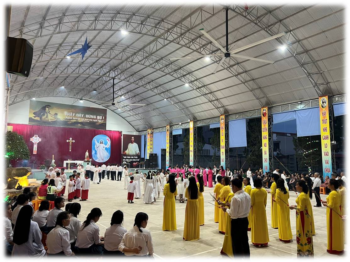 Giáo xứ Mỹ Sơn: Đồng tiến hoa dâng kính Đức Mẹ