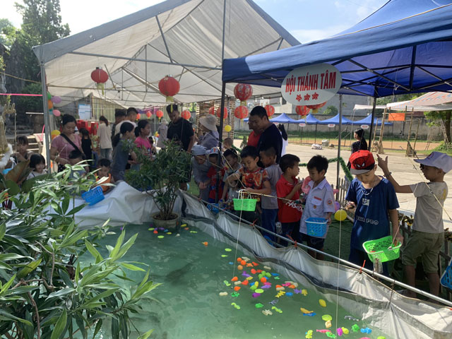 Xứ đoàn Hoa Đào –Giáo xứ Mỹ Sơn tổ chức Hội chợ hè TNTT