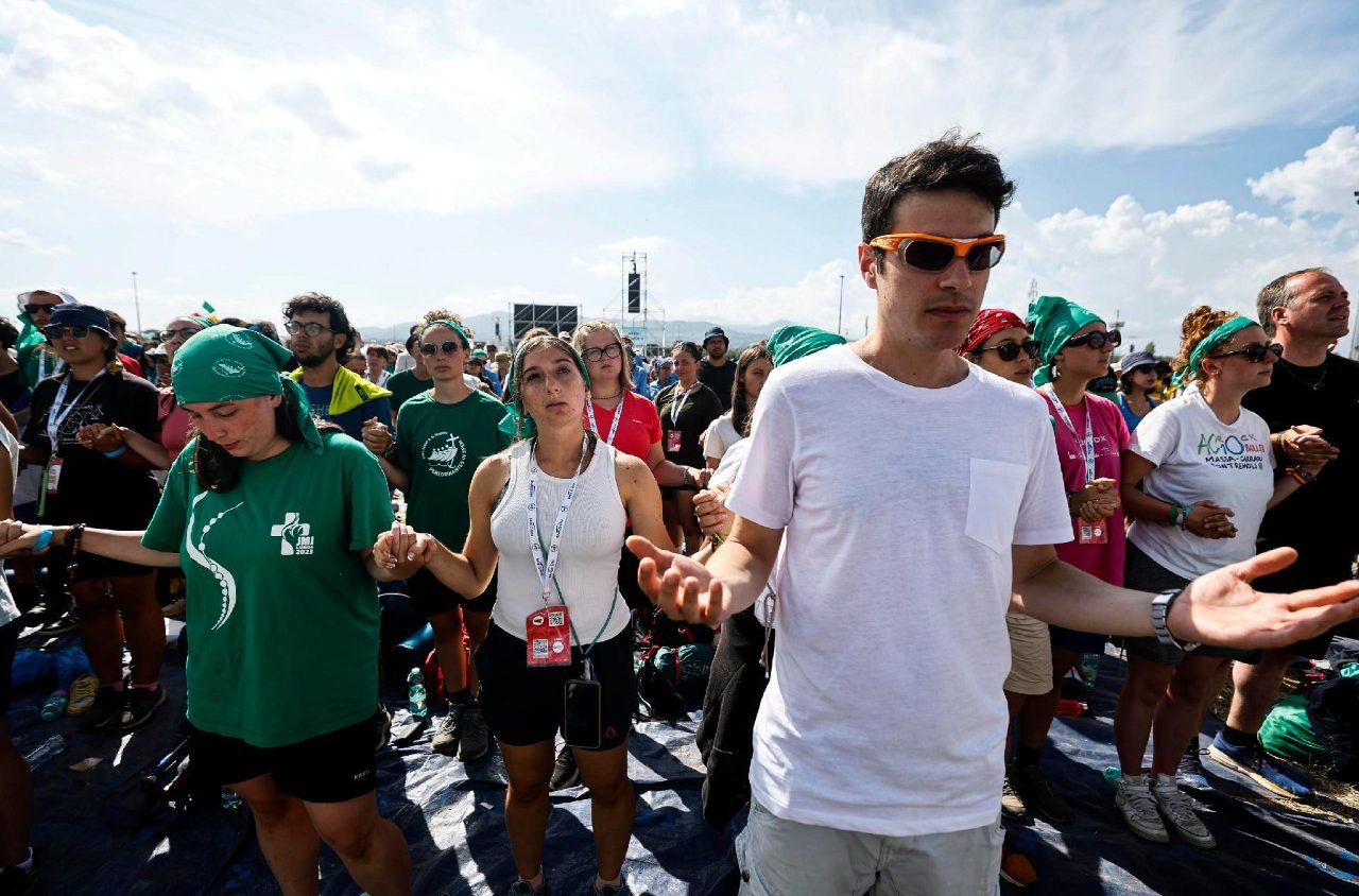 Nhiều người trẻ Anh đang trở lại với tôn giáo