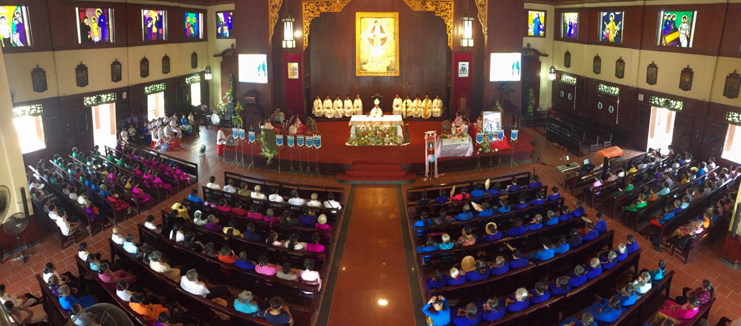 Bầu khí Phụng vụ